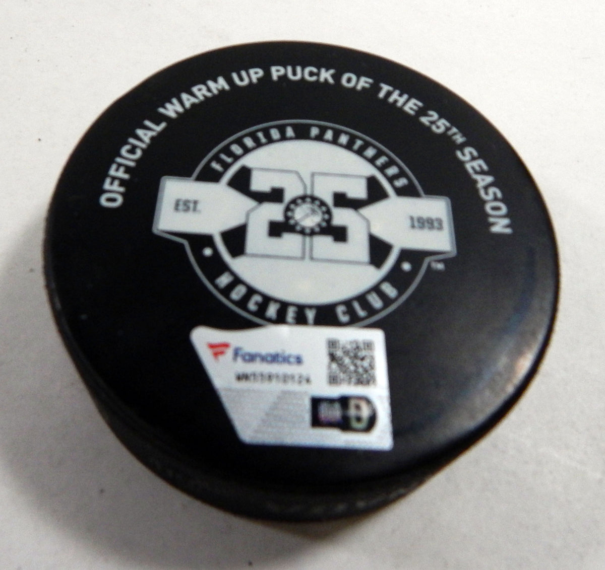 Florida Panthers Vs Arizona Coyotes # Game Used Black Warm Up Puck DP61385 Pic2