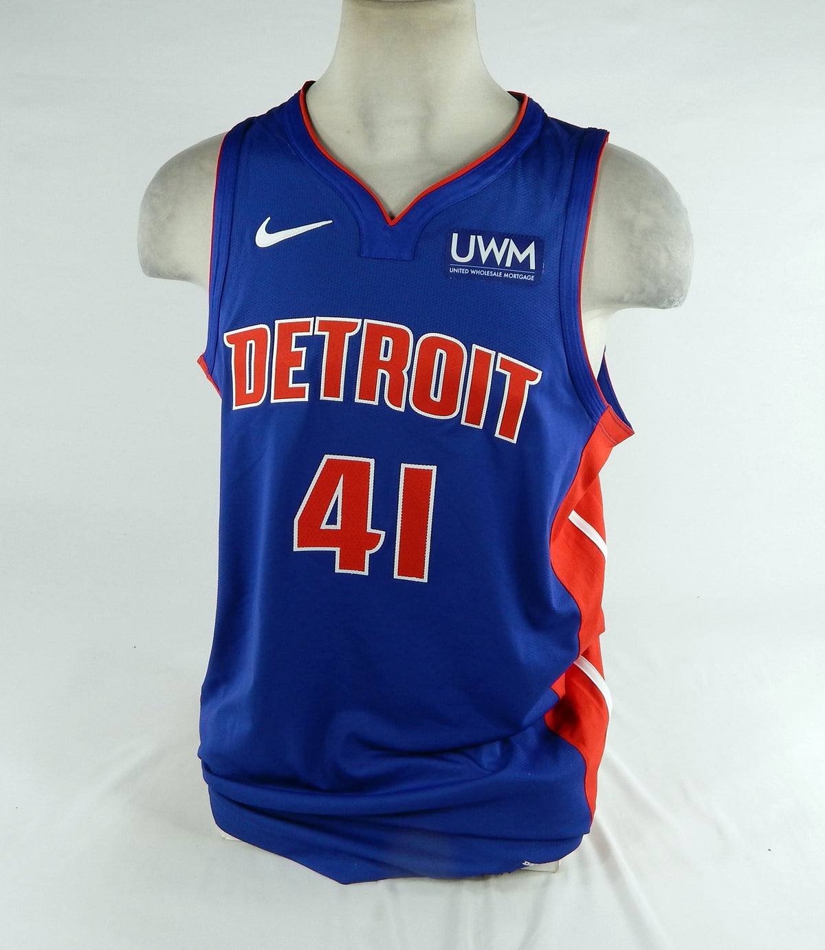 2023-24 Detroit Pistons Mike Muscala #41 Game Issued Blue Jersey 52+6 DP72618
