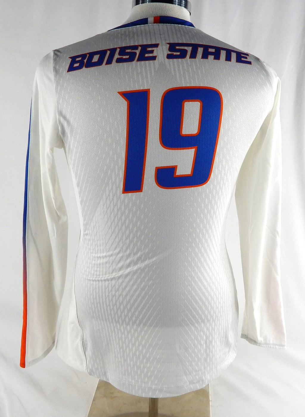 2018 Boise State Broncos #19 Game Used White Jersey Volleyball M 642 Pic2