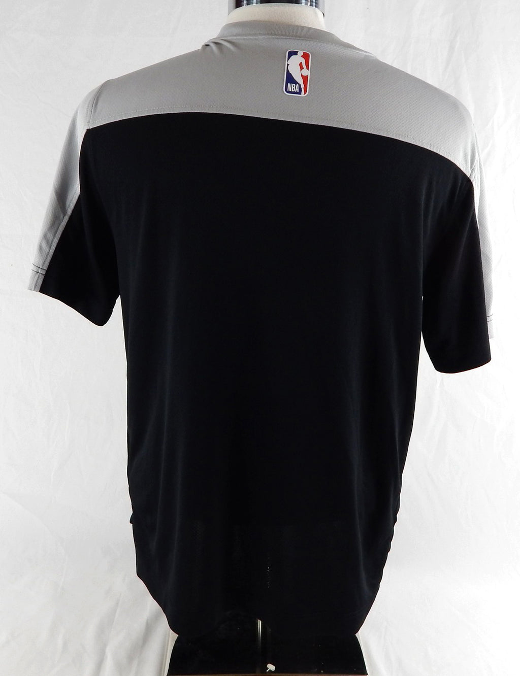 2024-25 San Antonio Spurs Tre Jones #33 Game Used Black Shooting Shirt M 777 Pic2