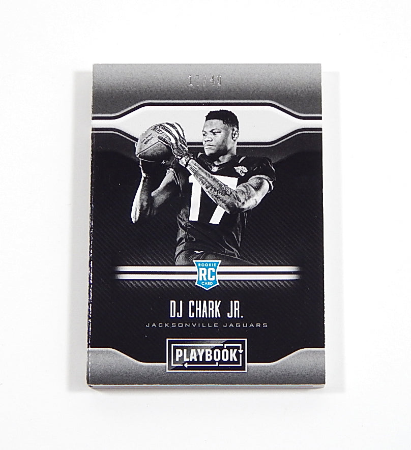2018 Panini Playbook Platinum D.J. Chark Jr. RC #215 Auto Jersey Patch /49 Pic2