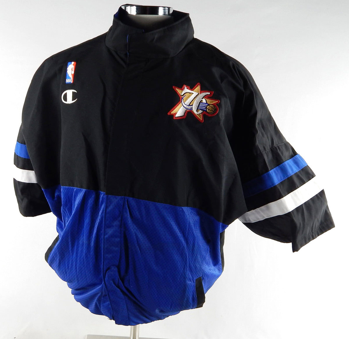1998-99 Philadelphia 76ers Aaron McKie #8 Game Issued Black Jacket 48 464