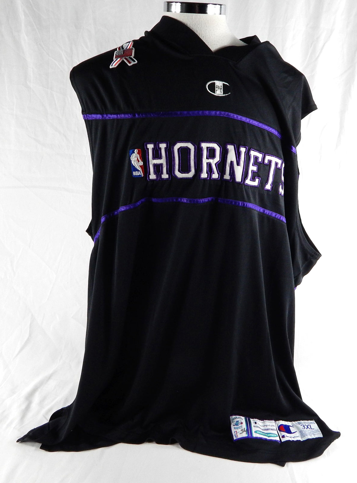 2001-02 Charlotte Hornets Robert Traylor #34 Game Used Black Tank Shirt 911 P 8