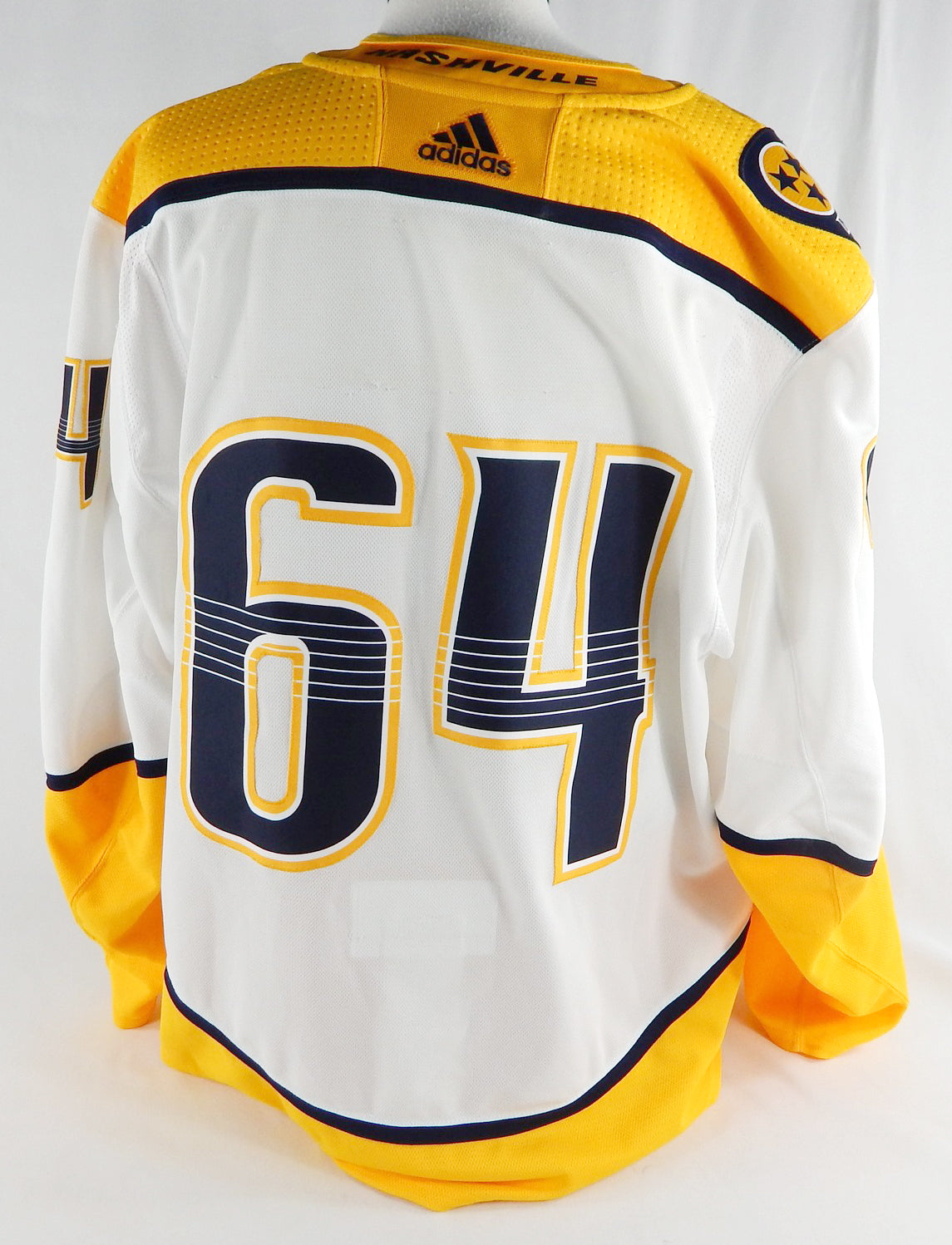 2017 Nashville Predators #64 Game Issued White Jersey Name Plate Removed 58 689 Pic2