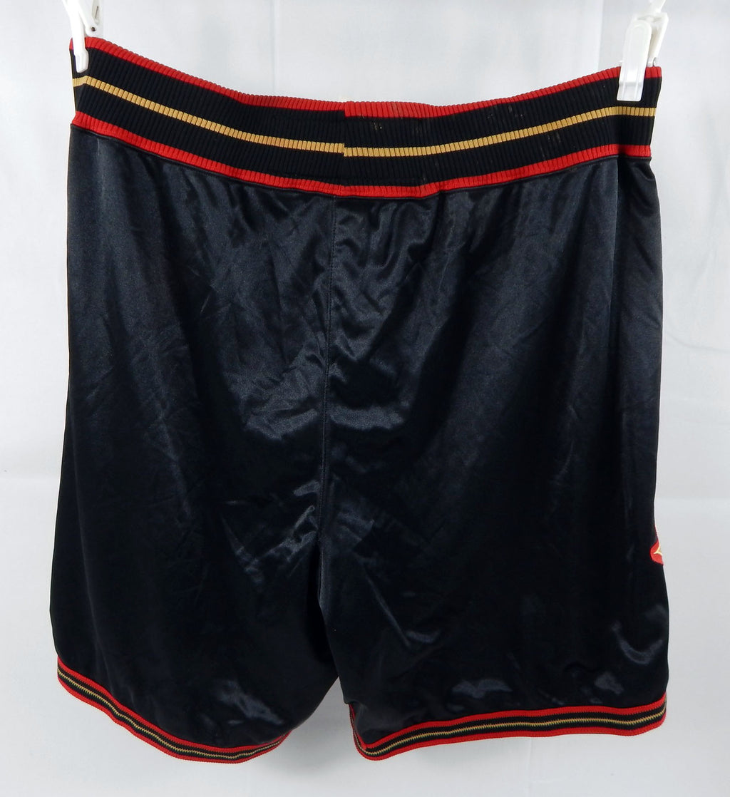 2006-09 Philadelphia 76ers Game Issued Black Shorts 44 134 Pic2