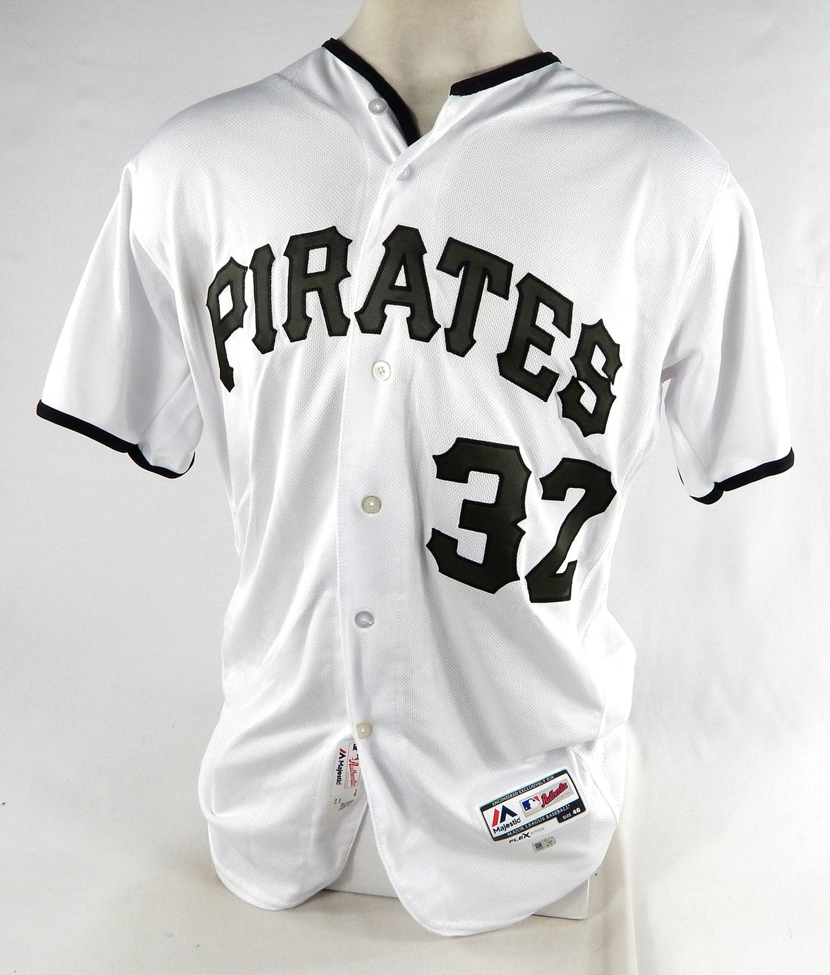 2019 Pittsburgh Pirates Elias Diaz #32 Game Used White Jersey Memorial 150 P 7 Pic2
