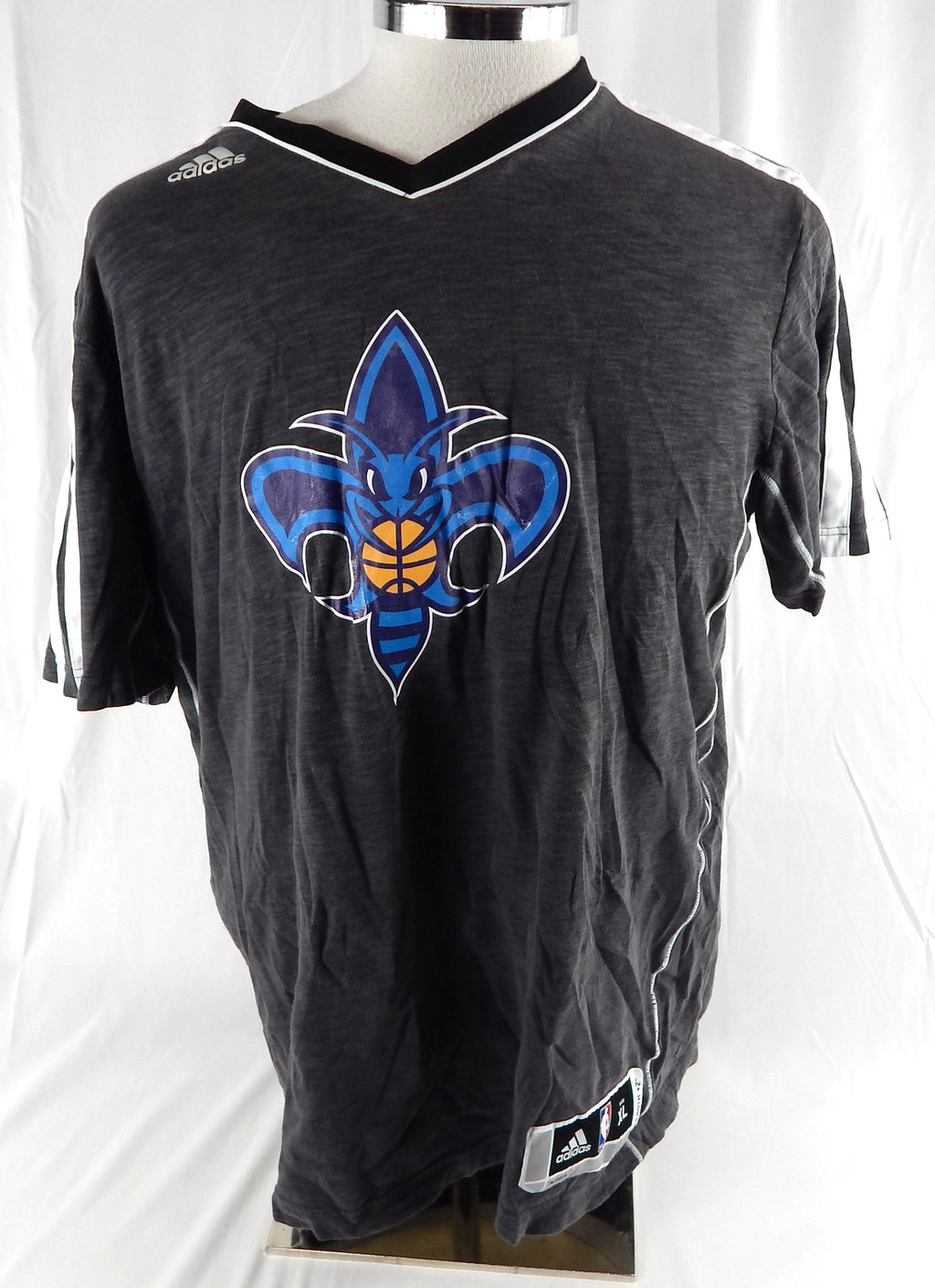 2012-13 New Orleans Hornets Roger Mason #8 Game Used Black Shooting Shirt XL 299