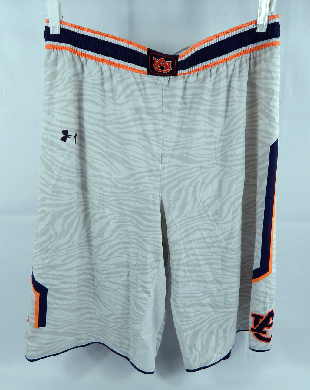 2014-15 Auburn Tigers #41 Game Used Grey Basketball Shorts XLT 415