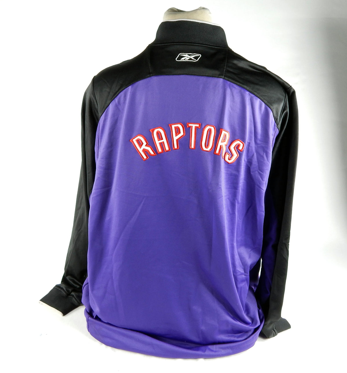 2004-05 Toronto Raptors #11 4 Game Used Black Warm Up Jacket 2XL DP70352 Pic2