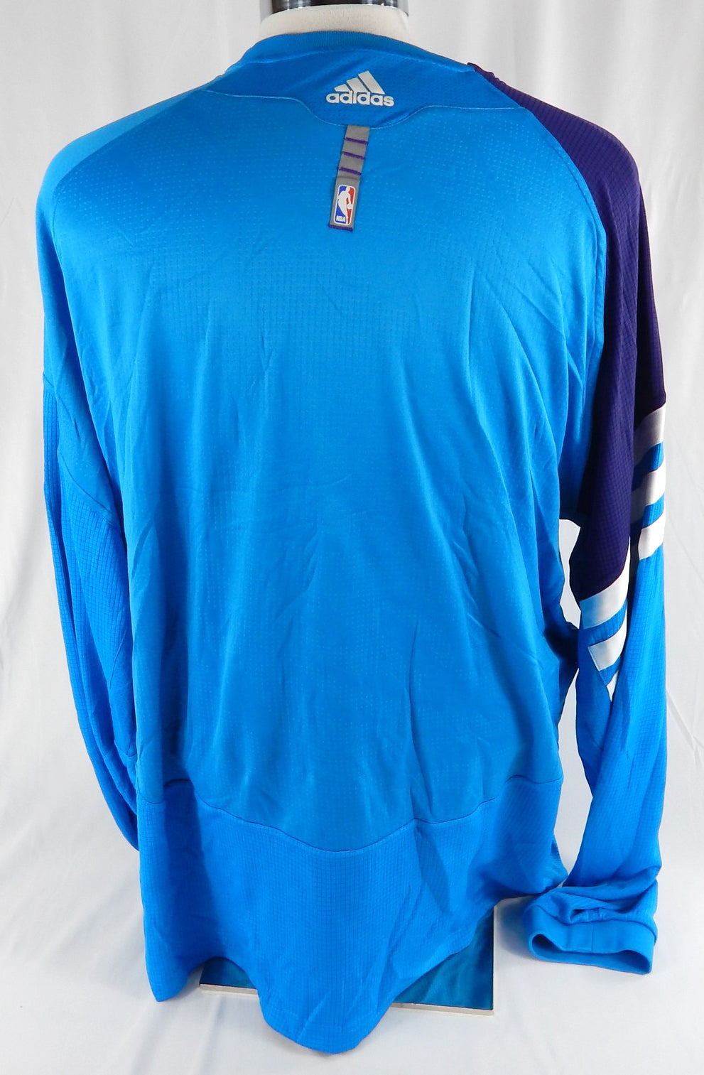 2011-12 New Orleans Pelicans Marco Belinelli #8 Game Used Blue Shooting Shirt 8 Pic2
