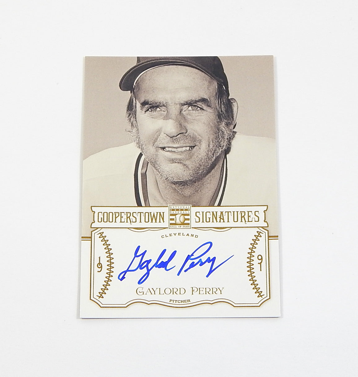 2013 Panini Cooperstown Signatures Gaylord Perry #HOF-PRY On Card Auto #'d /210
