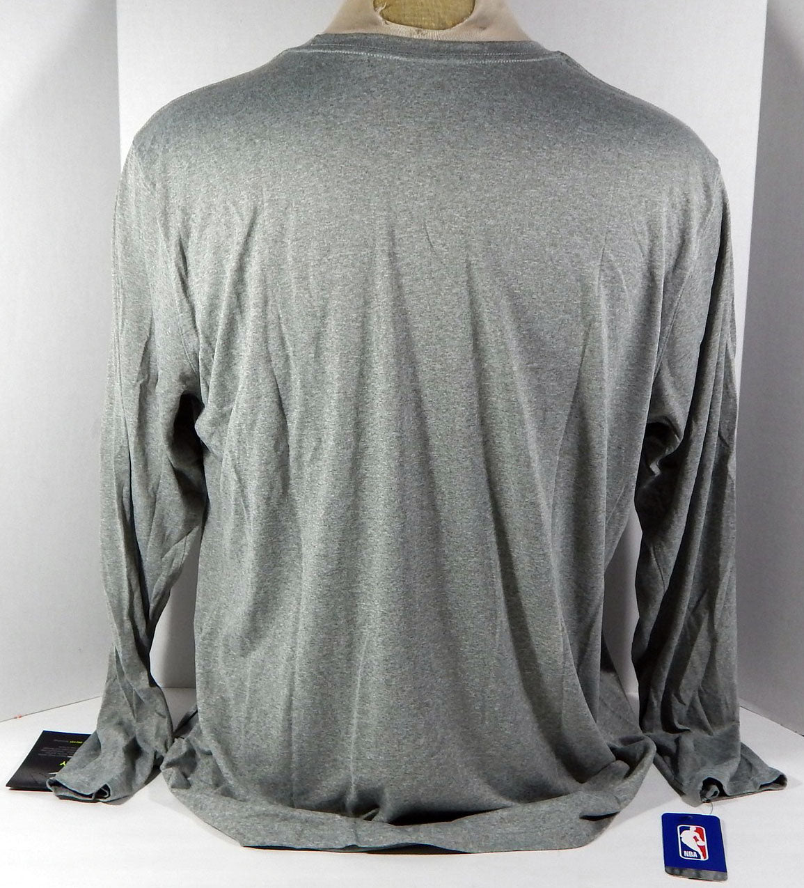 2019-20 Detroit Pistons Team Issued Grey LS Training Shirt Nike 063 XXL 69S Pic2