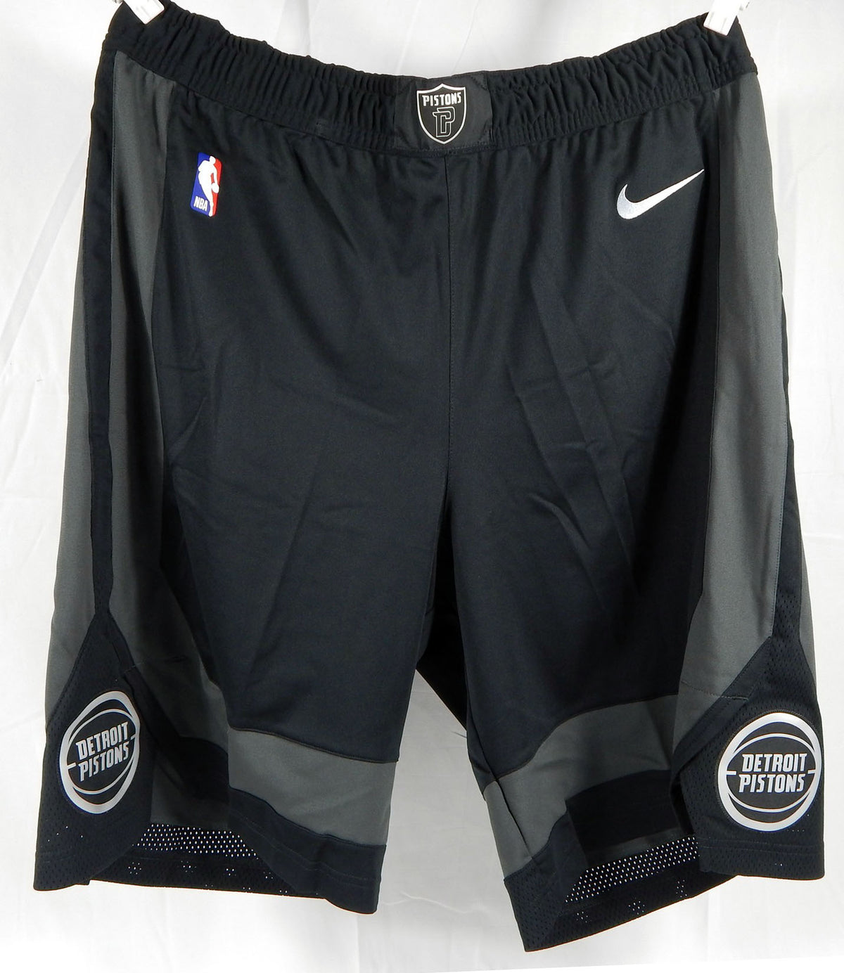 2018-19 Detroit Pistons Game Issued Black Shorts Motor City Ed Nike 010 42+2 9S