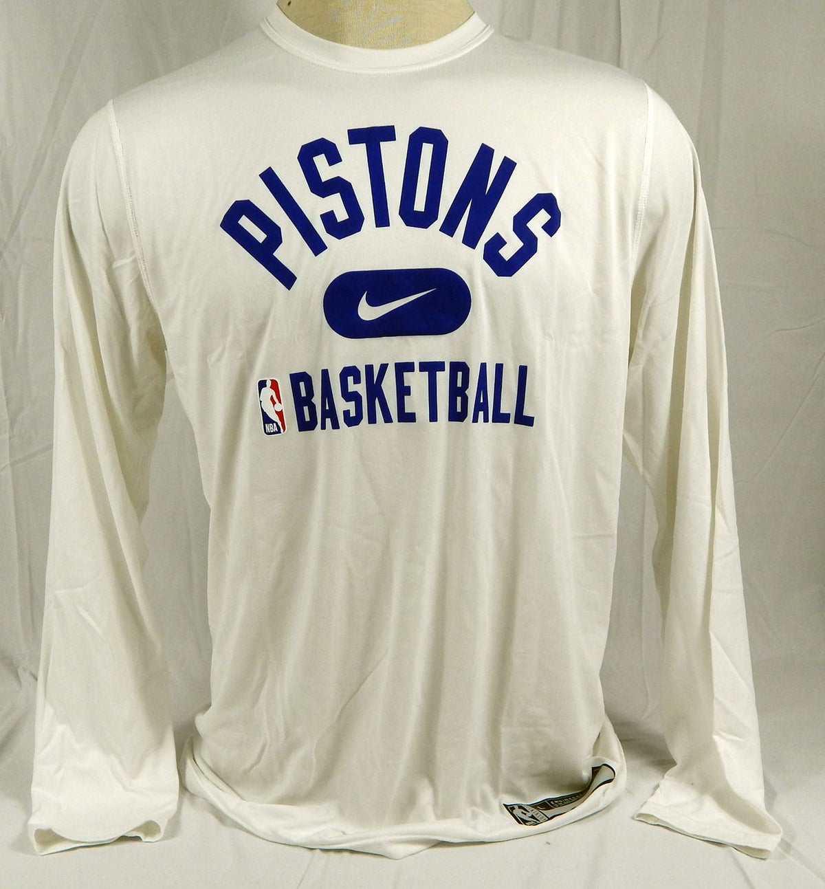 2021-22 Detroit Pistons Team Issued White Long Sleeve Training Shirt Nike 0 L 1S