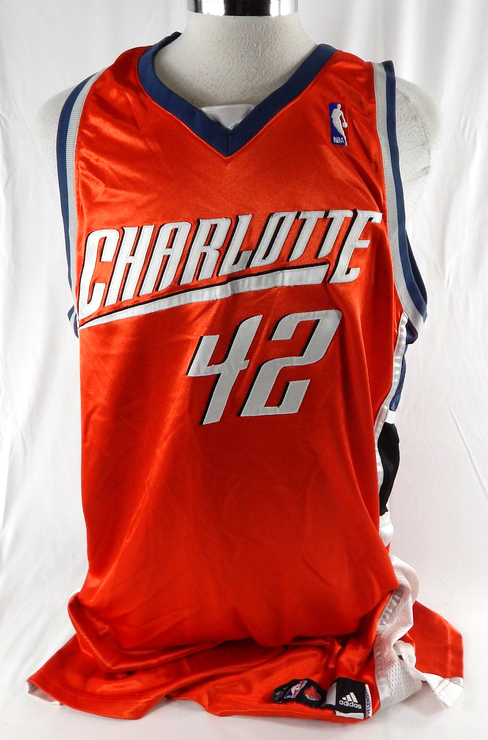 2007-08 Charlotte Bobcats Sean May #42 Game Used Orange Jersey 355
