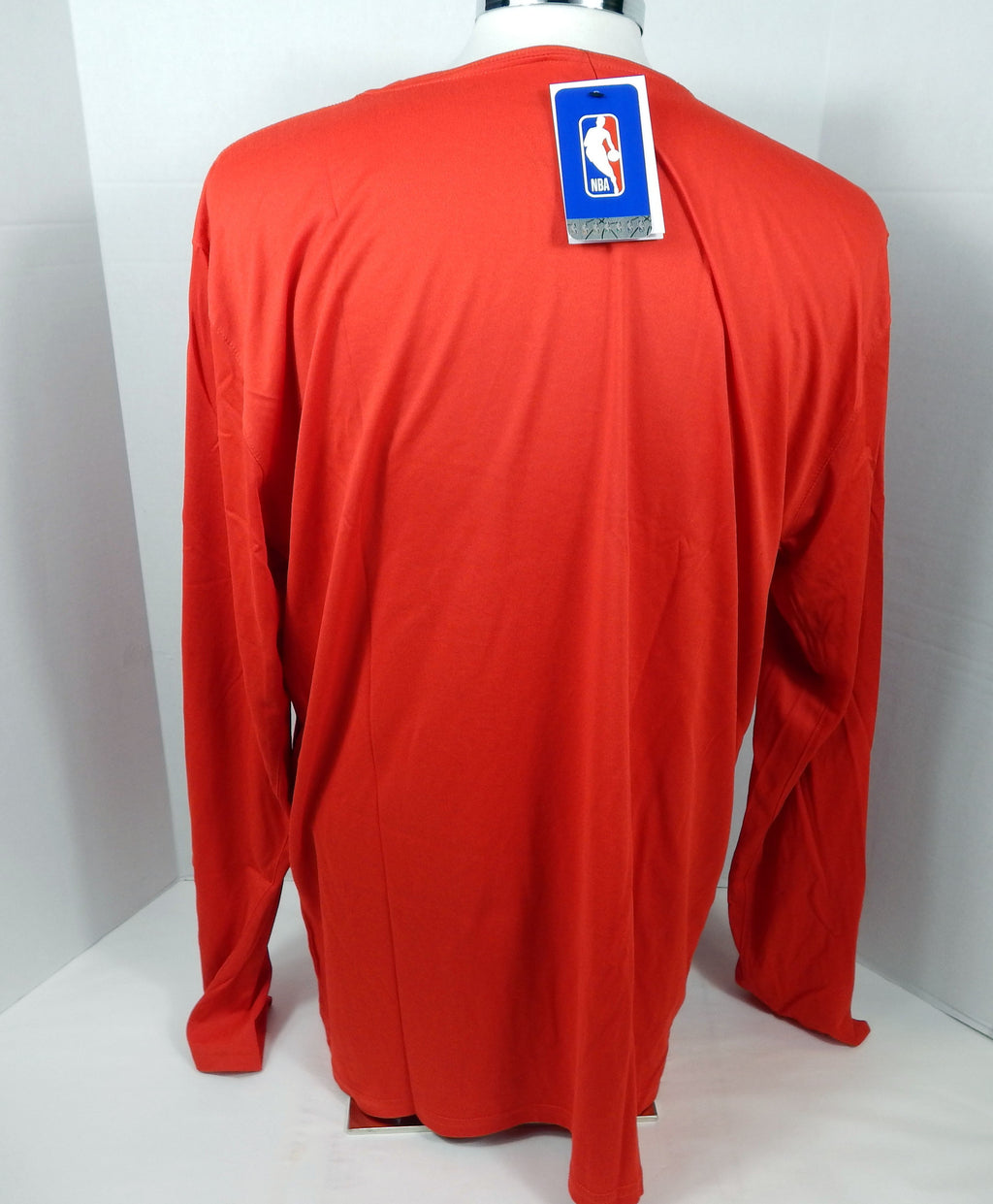 2022-23 Detroit Pistons Team Issued Red Training Shirt Nike 657 2XL 713768S Pic2