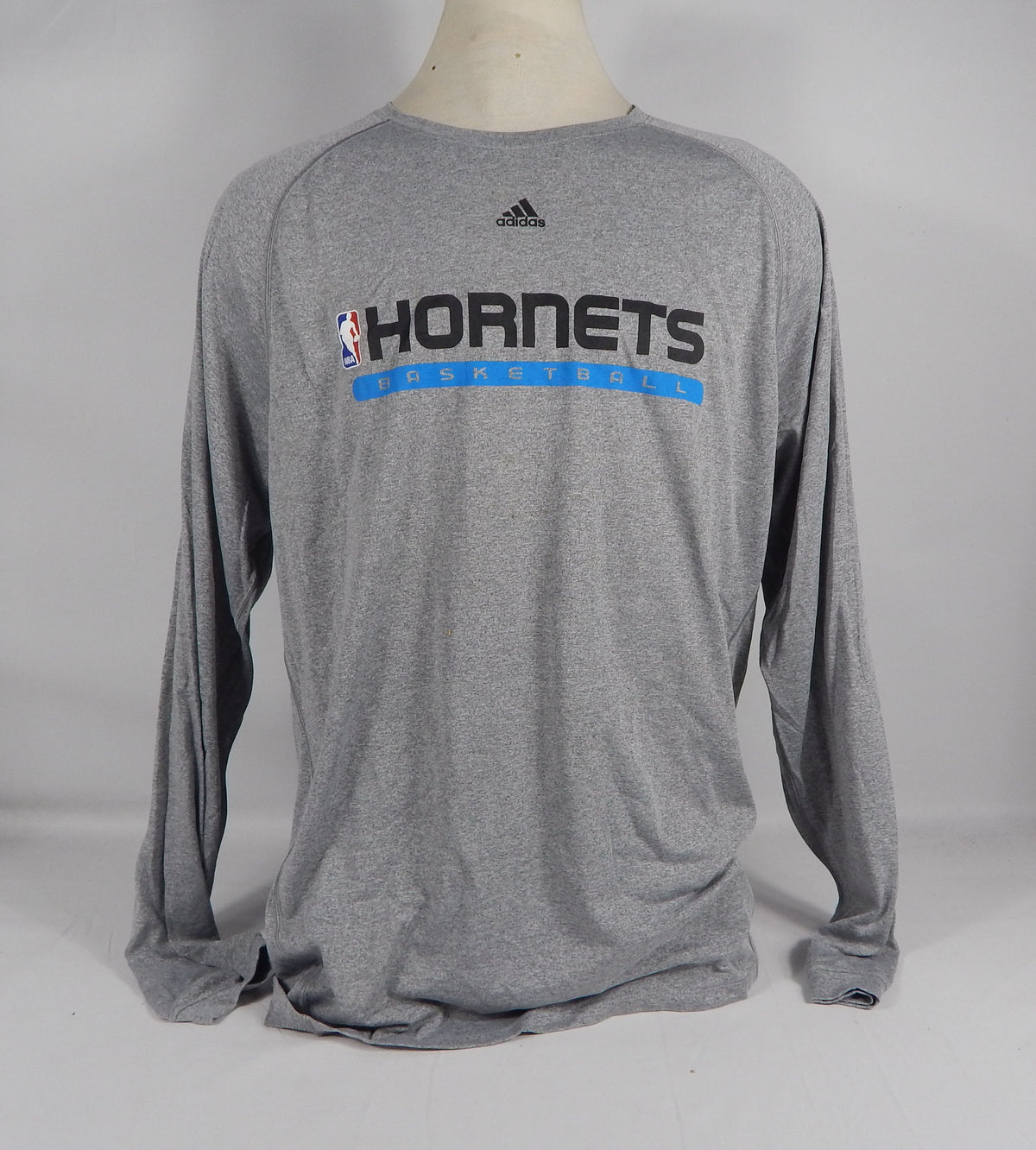 2011-12 New Orleans Hornets Team Issued Grey Training Long Sleeve Shirt 2XLT 98S