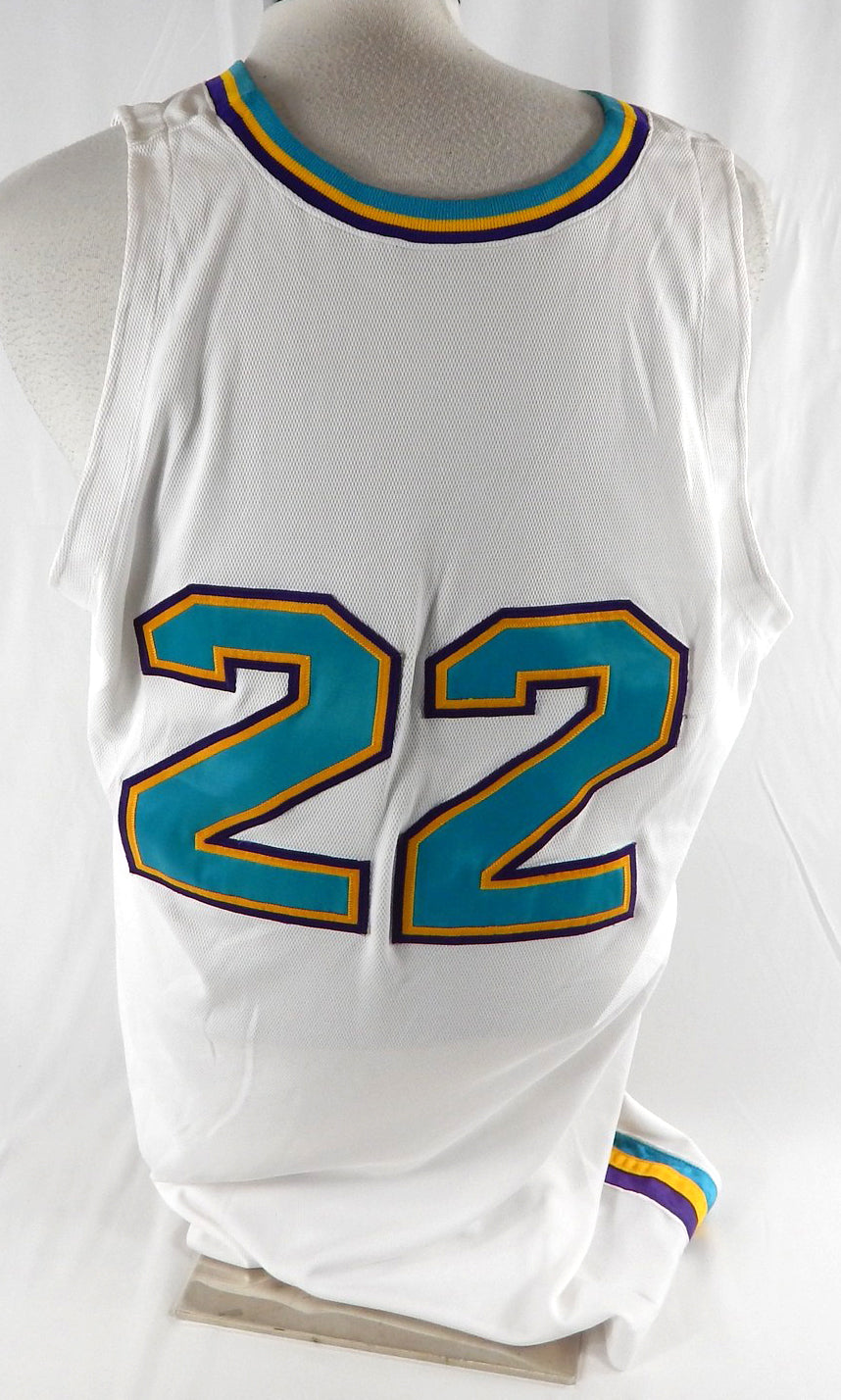 2002-03 New Orleans Hornets #22 Game Issued White Jersey 50 369 Pic2
