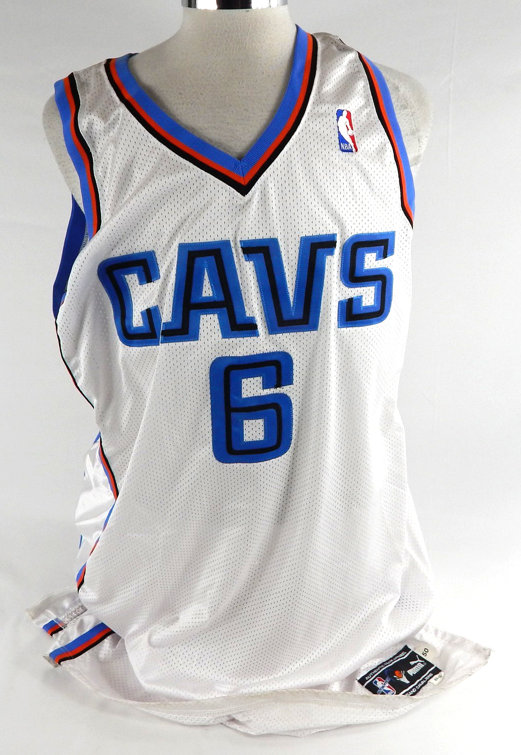 1999-00 Cleveland Cavaliers Chris Mihm #6 Game Issued Signed White Jersey 50 818