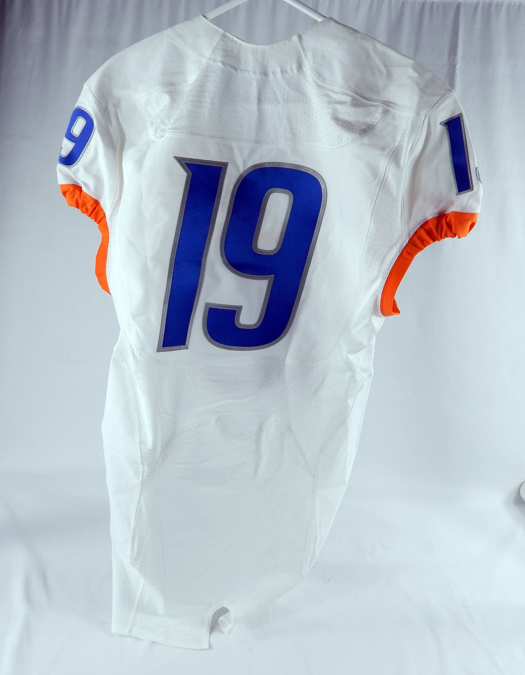 2012-17 Boise State Broncos #19 Game Issued White Jersey Football 40 580 Pic2
