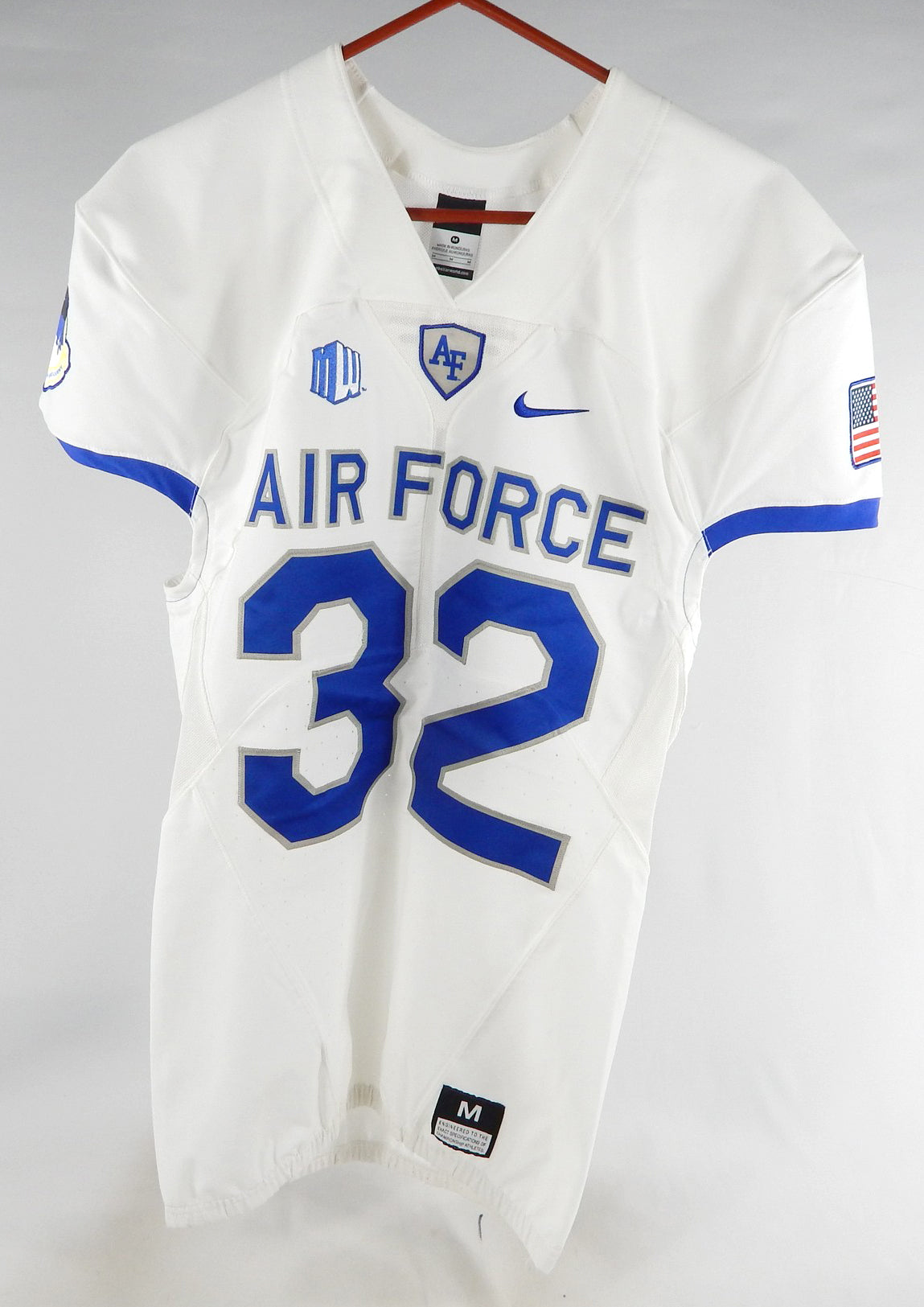 2016 Air Force Falcons #32 Game Used White Jersey Name Plate Removed M DP80875