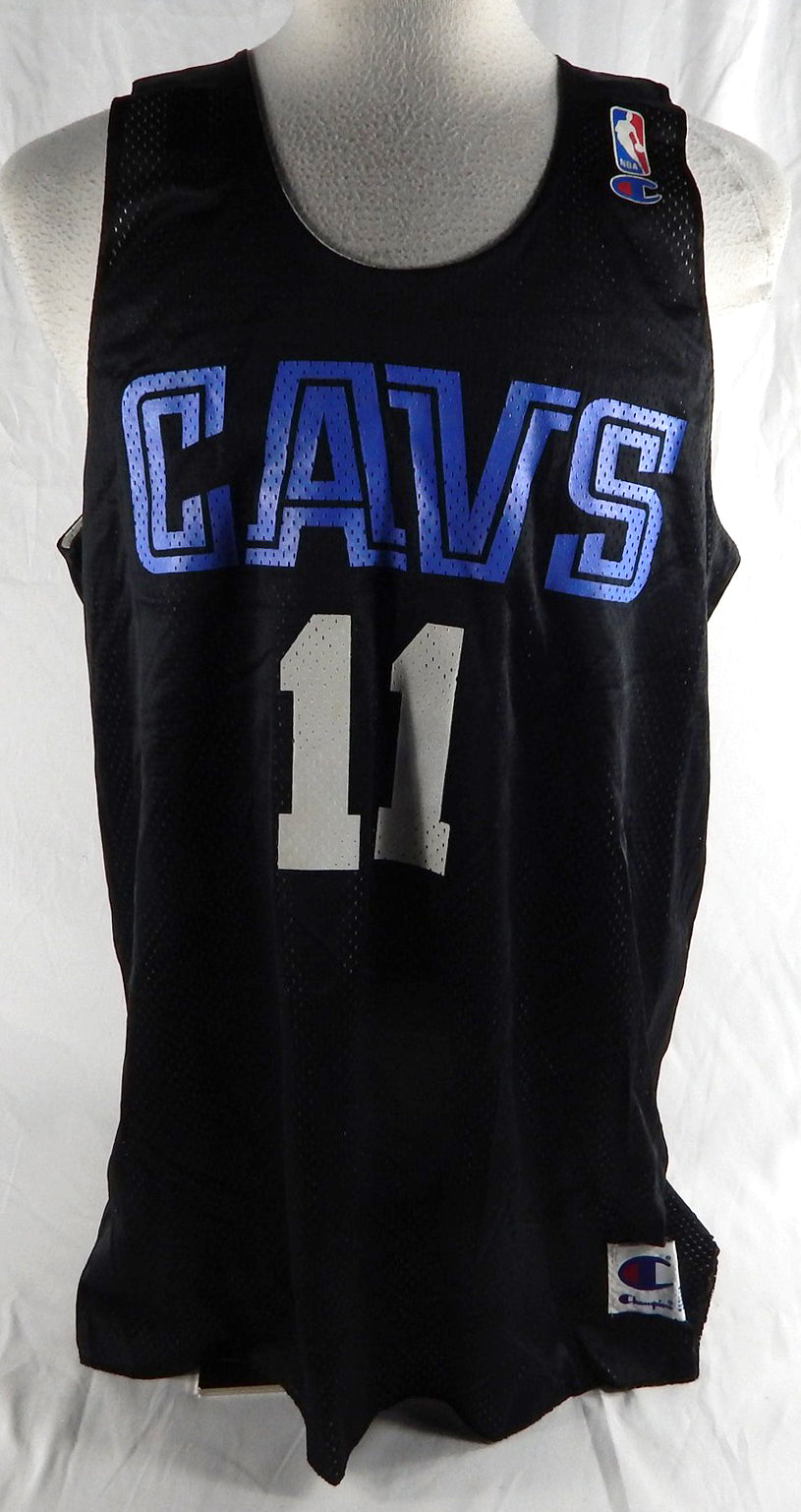 1990s Cleveland Cavaliers #11 Game Issued Black Practice Jersey XL 025
