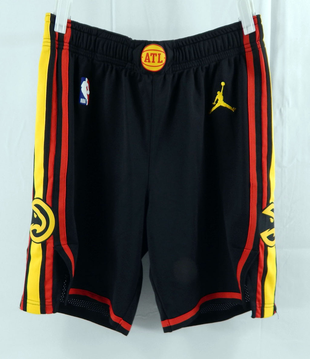 2024-25 Atlanta Hawks Garrison Mathews #24 Game Used Black Shorts Pacman L 38 45
