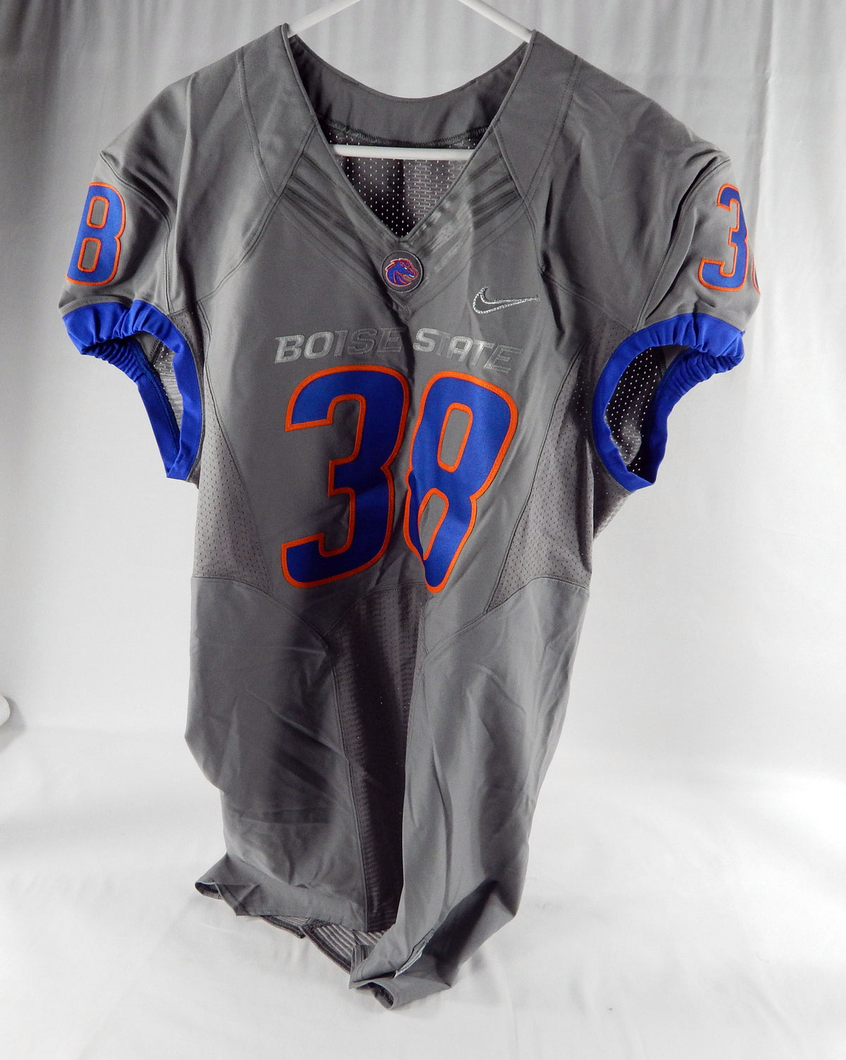2012-17 Boise State Broncos #38 Game Issued Grey Jersey Football 46+4 633