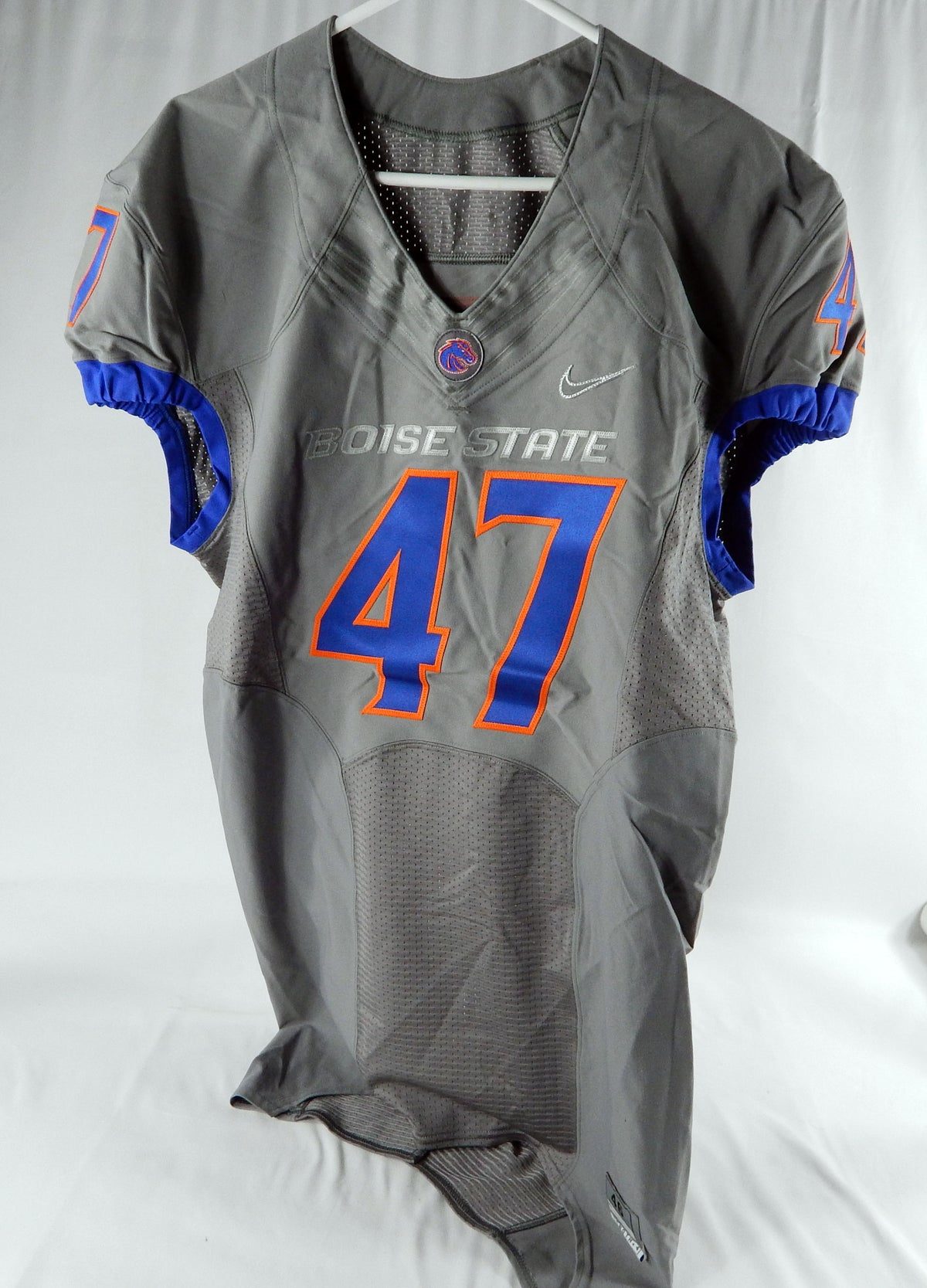 2012-17 Boise State Broncos #47 Game Issued Grey Jersey Football 46+4 DP84638