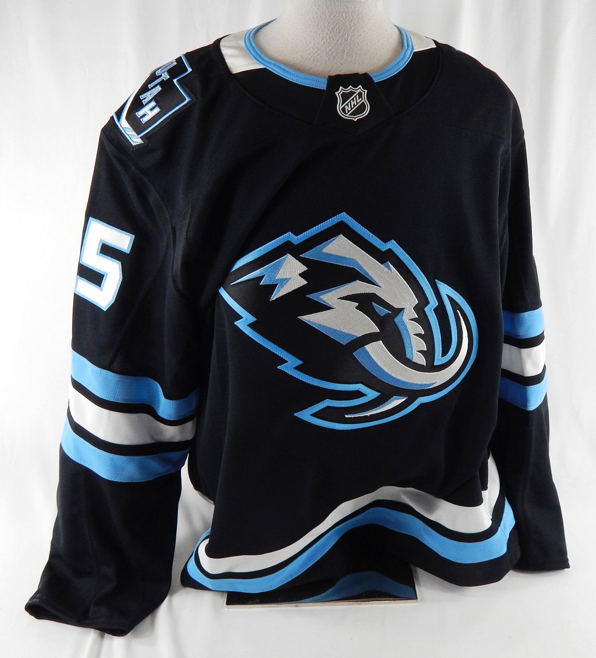 2025-26 Utah Mammoth Tomas Lavoie #75 Game Issued Black Jersey Set 1 56 325