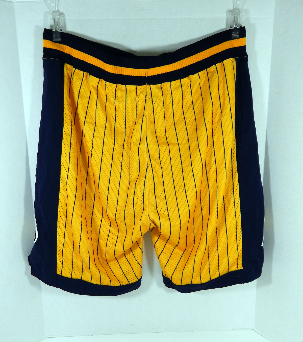 2002-03 Indiana Pacers #33 Game Used Yellow Shorts 40 DP65070 Pic2