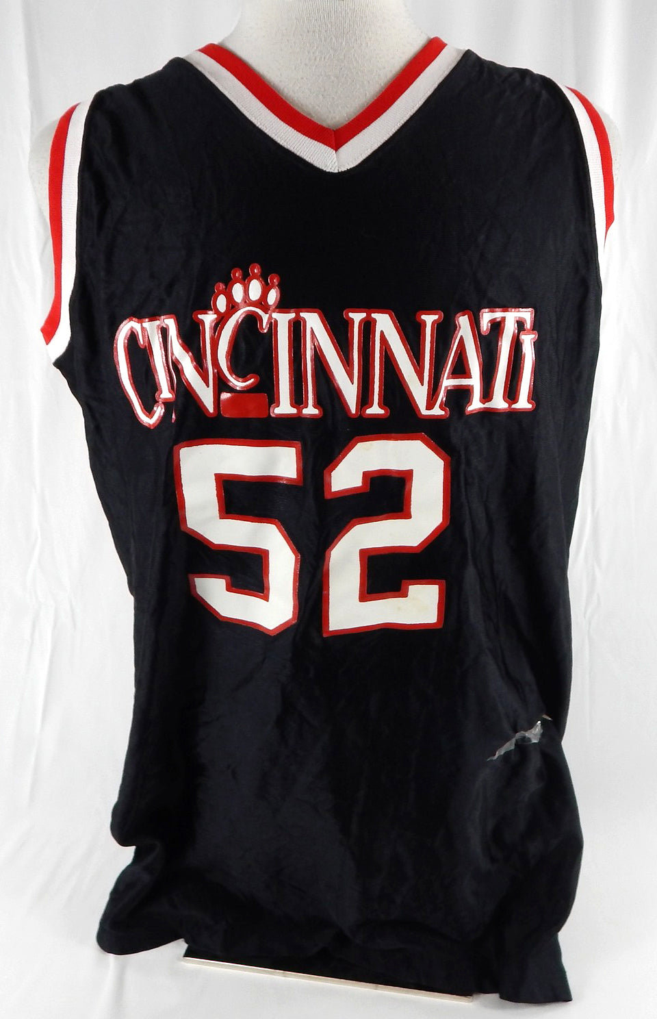 2000s Cincinnati BearCats Douglass #52 Game Used Black Jersey Basketball 434