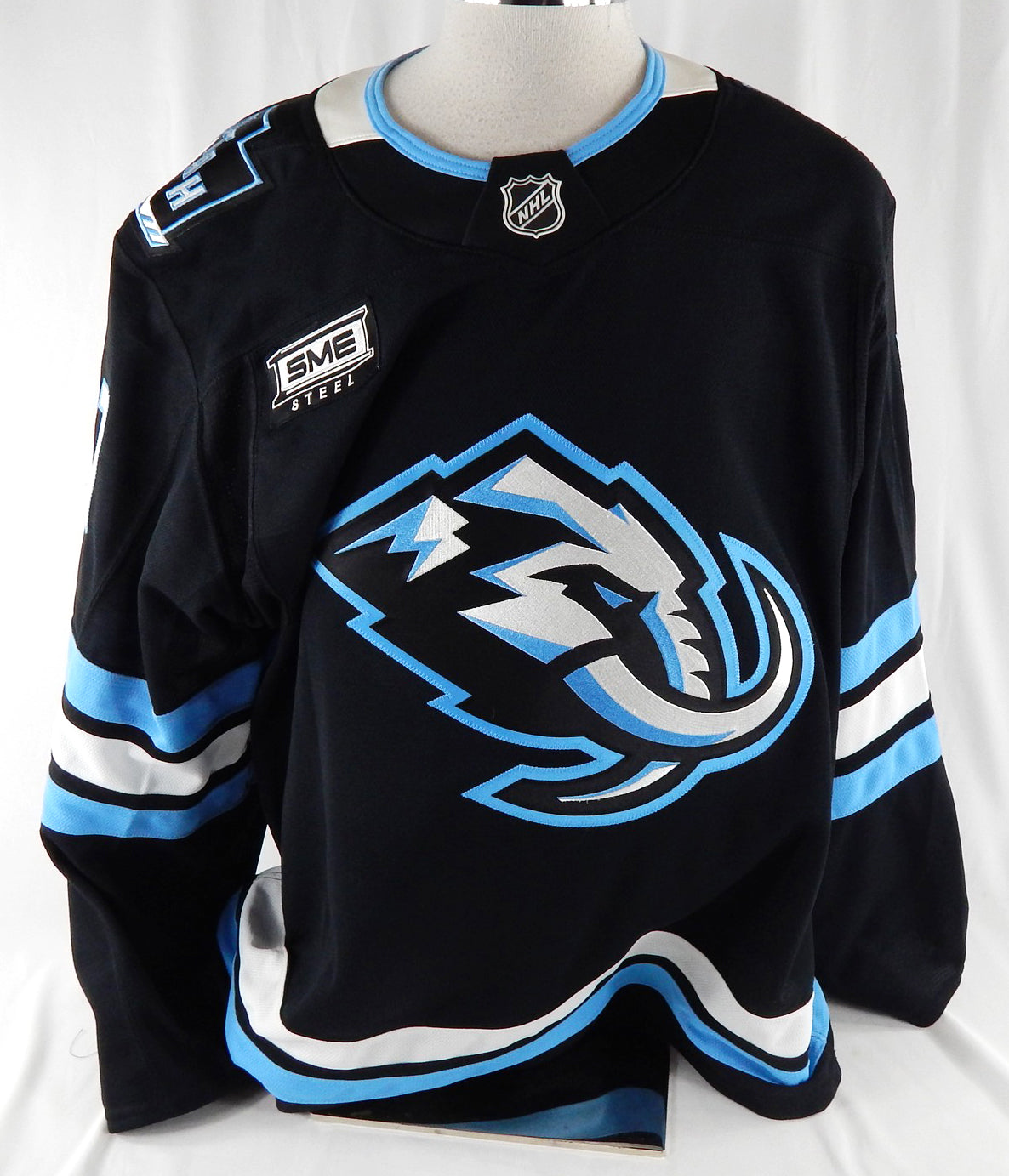 2025-26 Utah Mammoth Lleyton Moore #21 Game Issued Black Jersey SME Steel P54 3