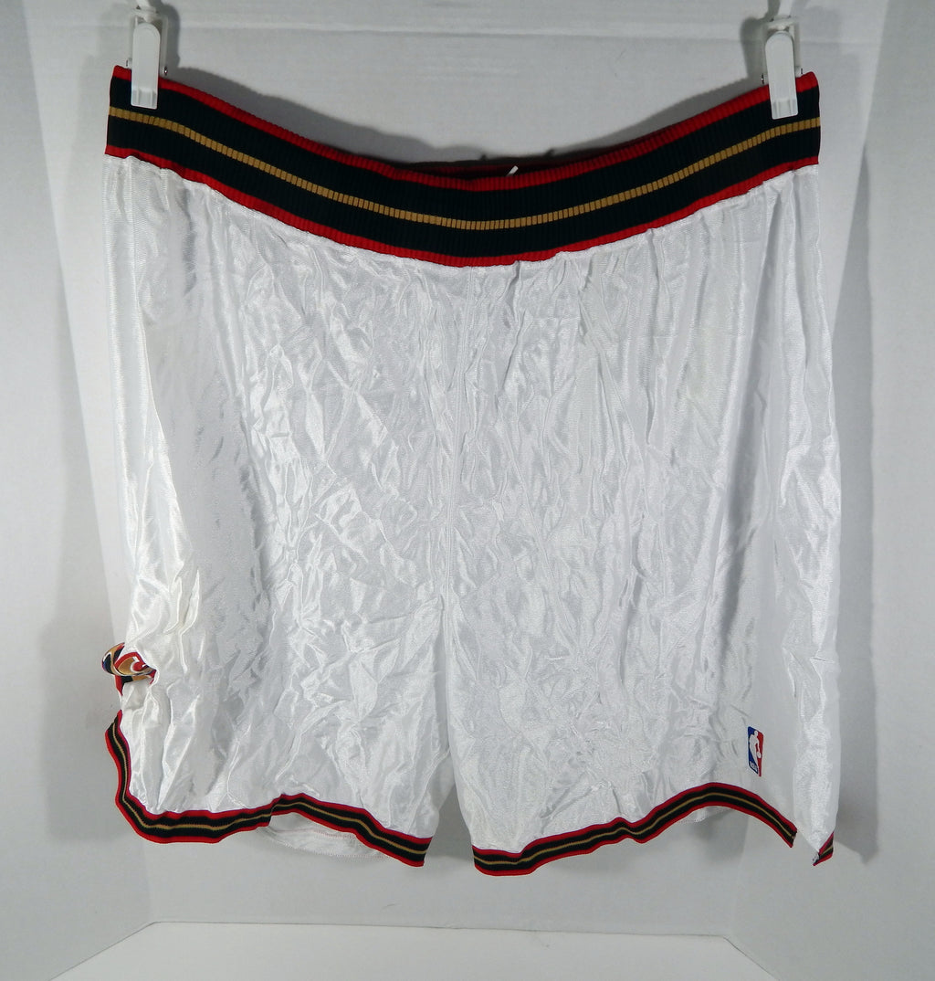 2000s Philadelphia 76ers Game Issued White Shorts 50 DP68785