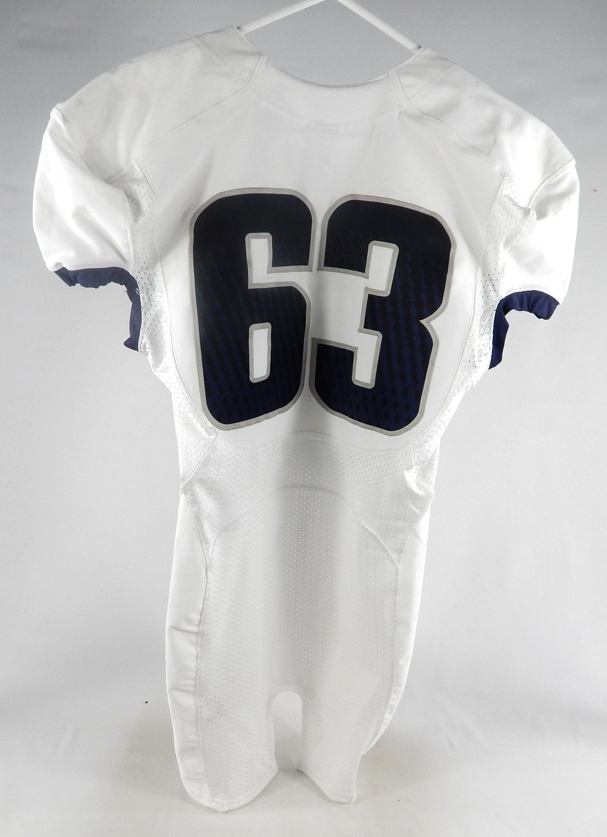2013-15 Utah State Aggies #63 Game Used White Jersey NP Rem M 058 Pic2