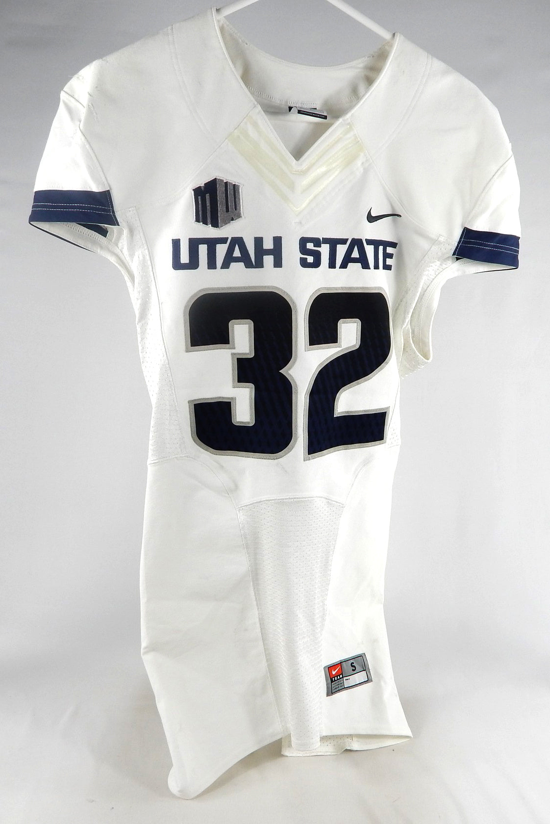 2013-15 Utah State Aggies #32 Game Used White Jersey NP R S 064
