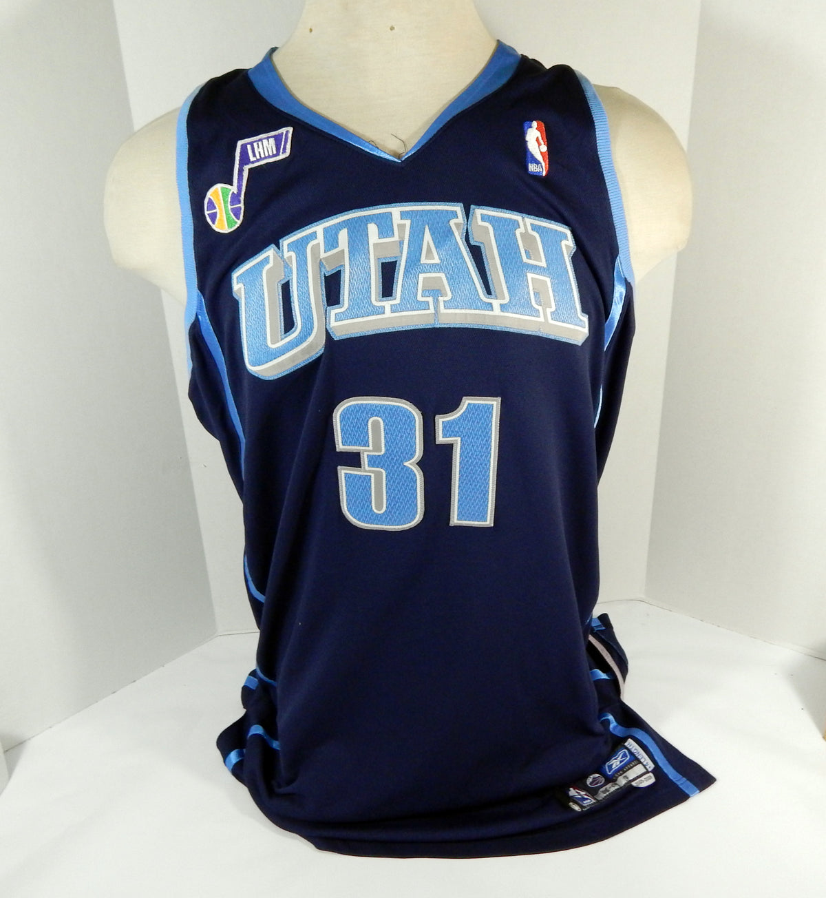 2005-06 Utah Jazz Jarron Collins #31 Game Used Navy Jersey LHM Patch 50 DP37393 Pic2