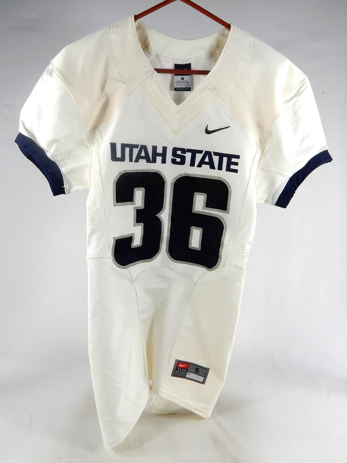 2013-15 Utah State Aggies #36 Game Used White Jersey NP Rem S 066