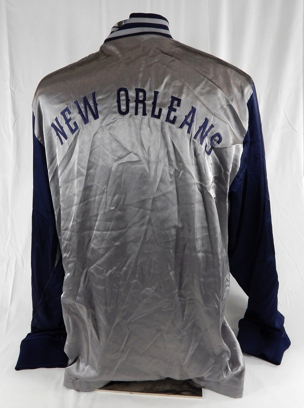 2014-15 New Orleans Pelicans #2 41 Game Used Grey Warm Up Jacket 2XL 566 Pic2