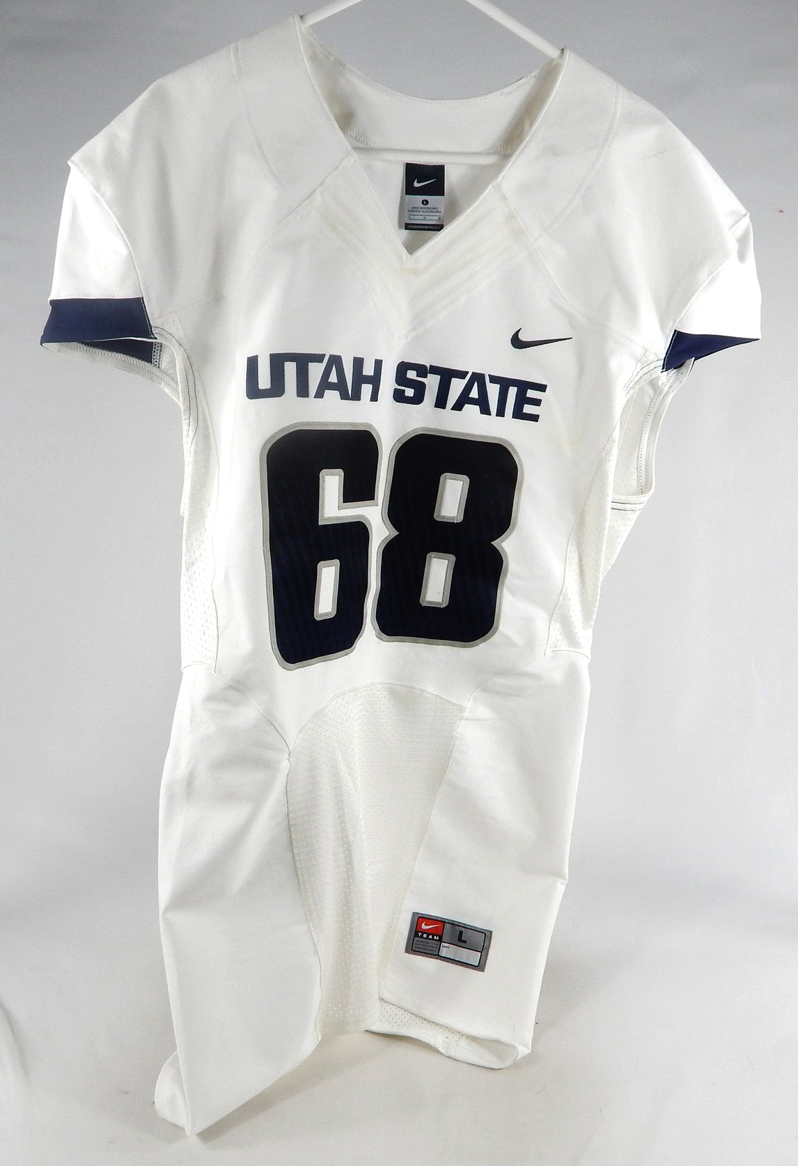 2013-15 Utah State Aggies #68 Game Used White Jersey NP Rem L 072