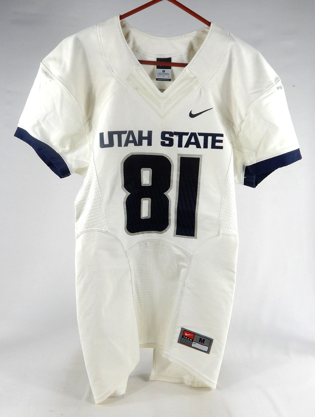2013-15 Utah State Aggies #81 Game Used White Jersey Name Plate Removed M 077