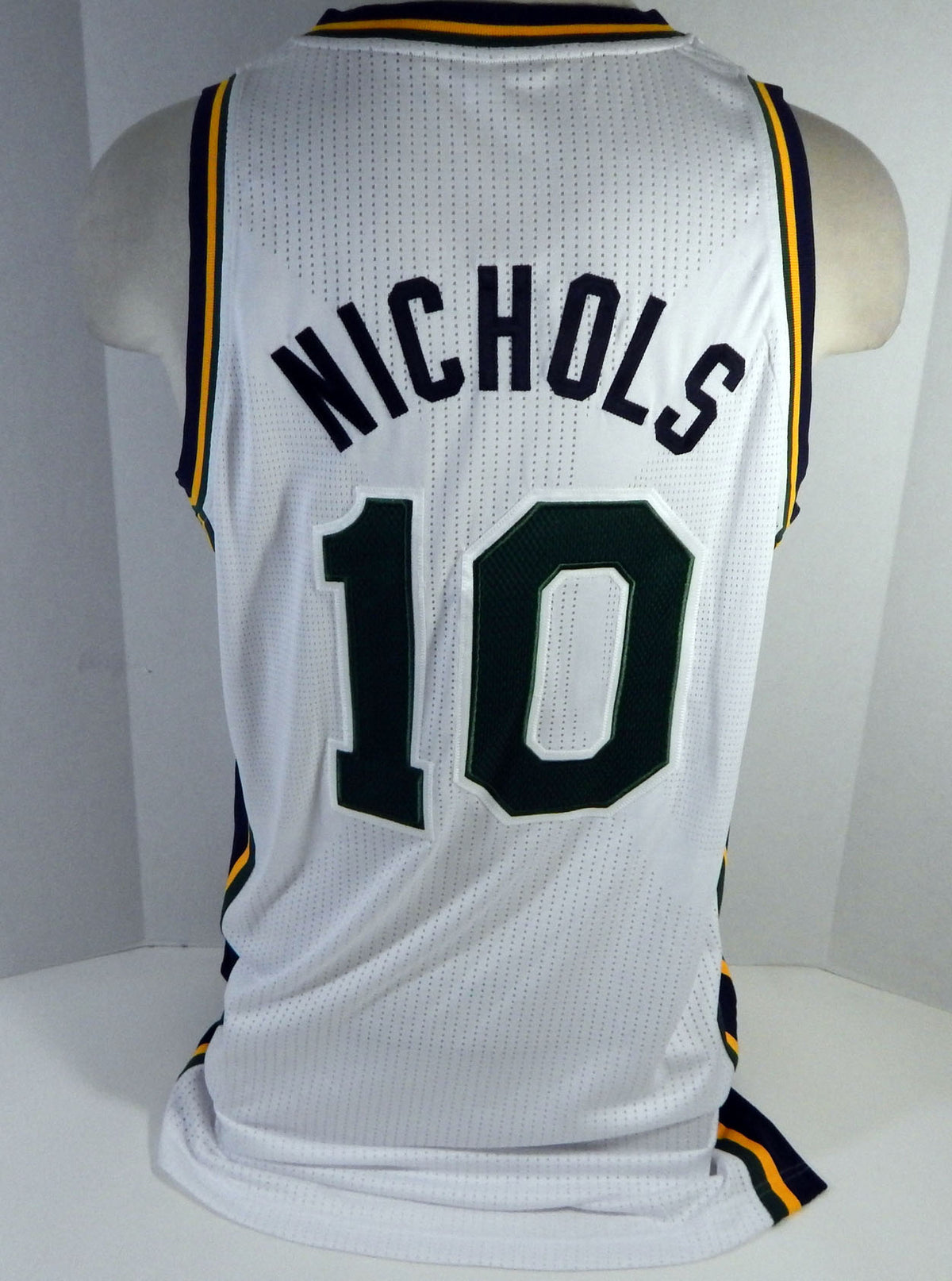 2010-11 Utah Jazz Demetris Nichols #10 Game Issued White Jersey 2XL2 DP13812