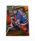 1997-98 Pacific Paramount Canadian Greats Wayne Gretzky #10 Insert Card Rangers