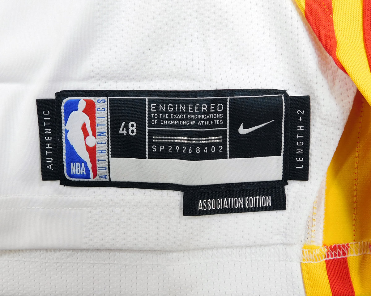 2023-24 Mens  Atlanta Hawks Trae Young #11 White Nike Authentic NBA Jersey 48 L Pic2