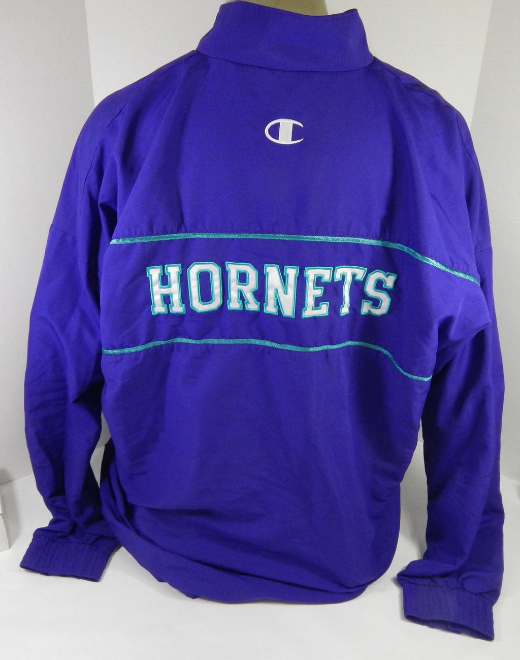 Charlotte Hornets #54 Game Used Purple Jacket 52 DP58703 - DP58703