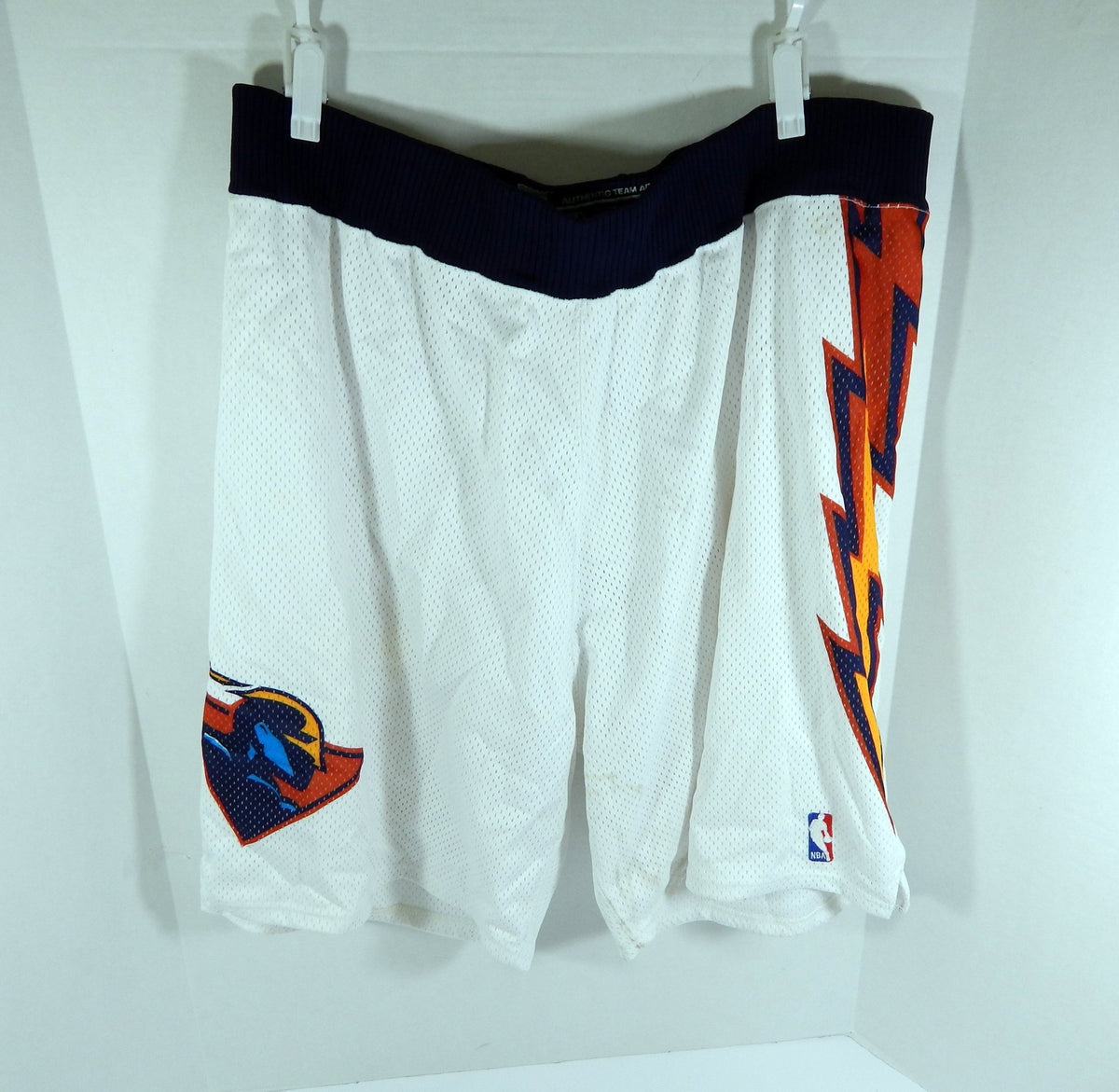 Golden State Warriors #33 Game Used White Shorts Lightning Bolt 40 DP57165 - DP57165