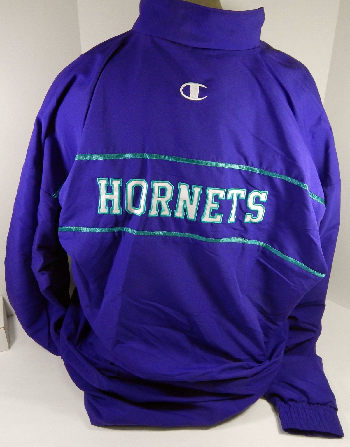 Late 1990s Early 2000s Charlotte Hornets Game Issued Purple Warm Up Jacket 56 73 - DP62173