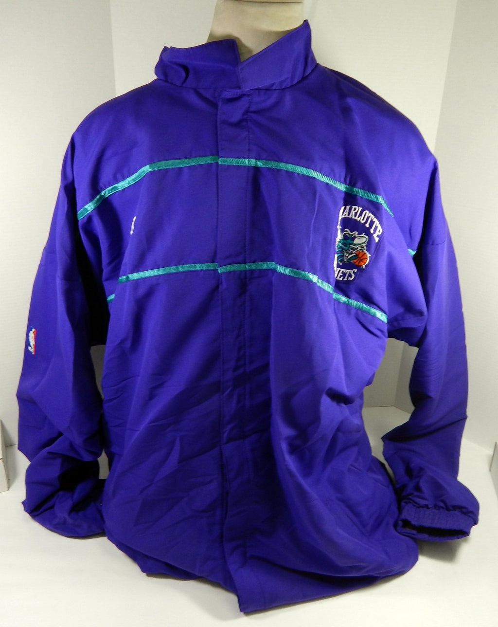 Late 1990s Early 2000s Charlotte Hornets Game Issued Purple Warm Up Jacket 56 73 - DP62173