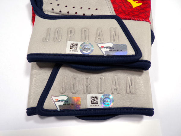 Signed 2019 Dexter Fowler Game-Used JORDAN Nike Force Batting Gloves VS478536 Pic2