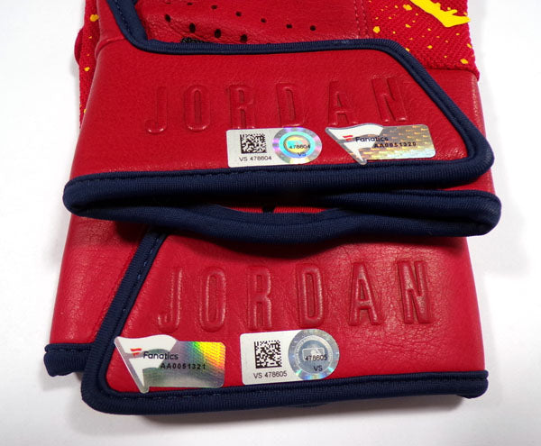Signed 2019 Dexter Fowler Game-Used Jordan Batting Gloves Red/Navy VS478604 Pic2